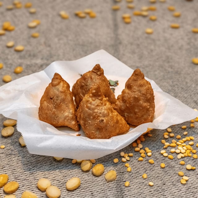 Samosas 2 Pieces.